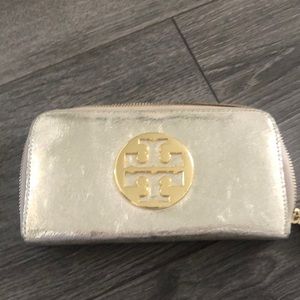 Tory burch wallet